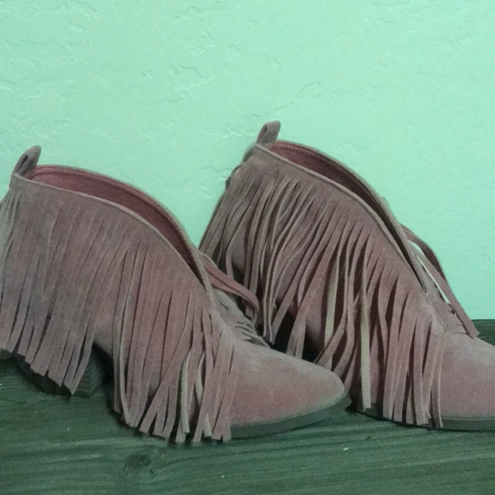 Super cute pink western boots